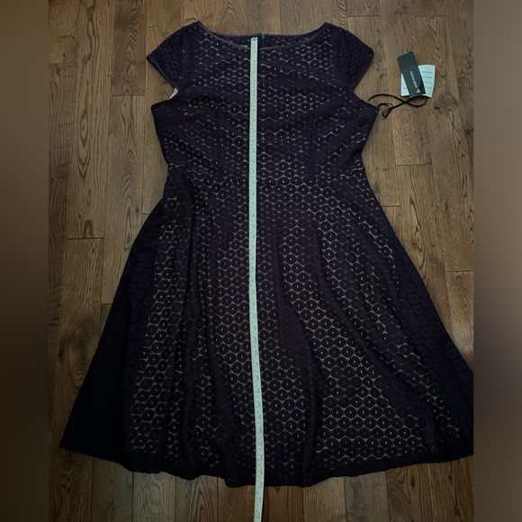 Plum lace cap sleeved dress - Picture 7 of 9